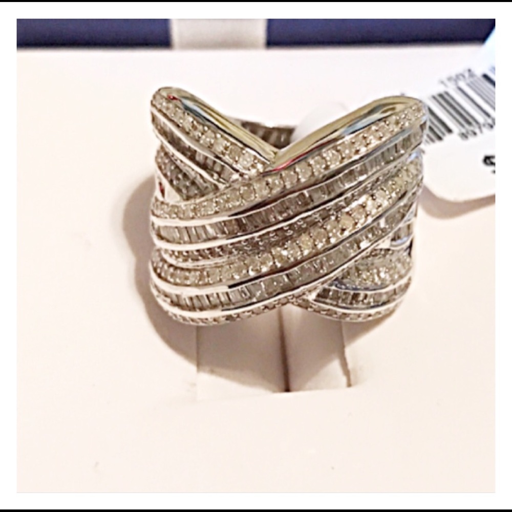 SS Diamond Ring - Picture 9 of 16